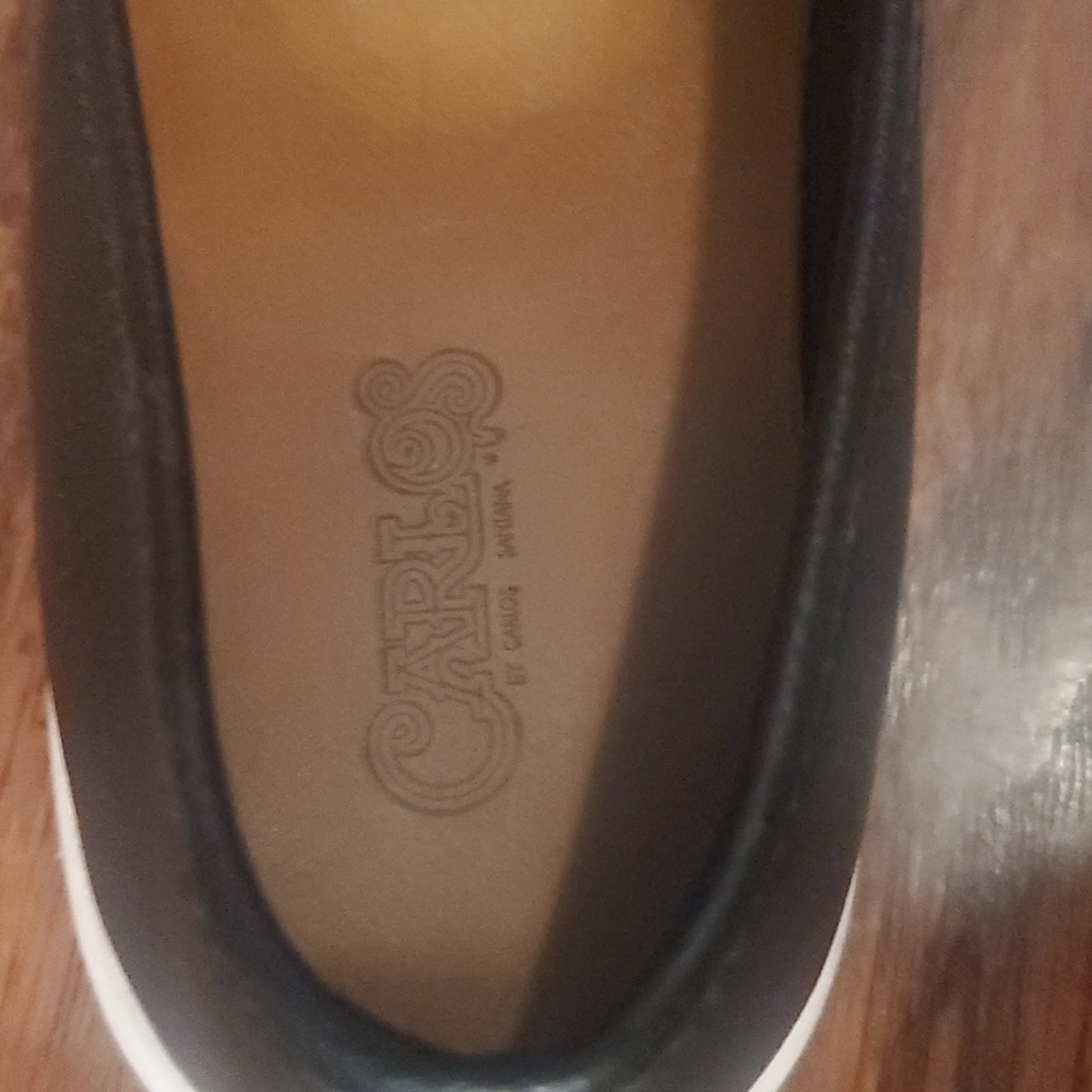 Shoes - Picture 5 of 5
